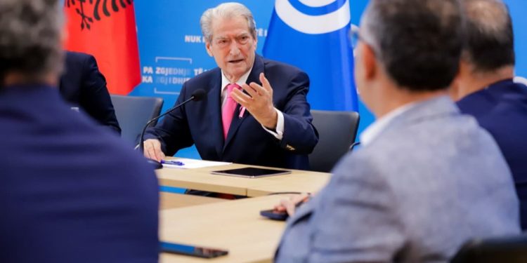 PD vendos kushte për pjesëmarrjen në komisionet e Territoriales dhe Reformës Zgjedhore, Berisha: Do të bojkotojmë derisa të arrijnë ekspertët ndërkombëtarë.