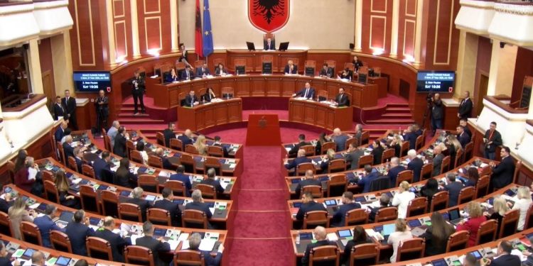 PS dhe PD arrijnë marrëveshje për ngritjen e Komisionit të Reformës Zgjedhore dhe Administrativo-Territoriale, me 3 vota kundër.