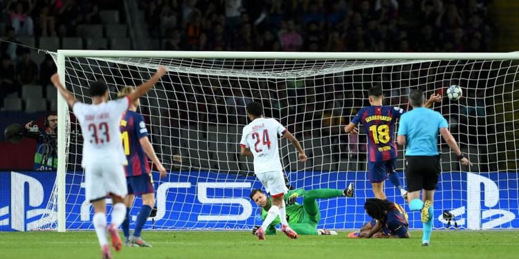 PSG përmbys Barcelonën në shtëpi në Ligën e Kampionëve, “qytetarët” e Guardiolës barazojnë në Monako, ndërsa Napoli dhe Arsenal fitojnë 3 pikë.