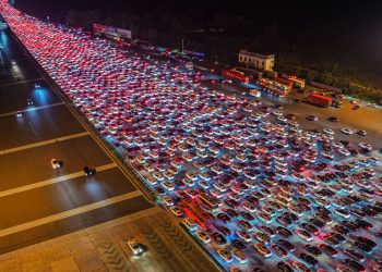 Pamje të jashtëzakonshme nga Kina: Bllokimi më i madh ndonjëherë, automjetet në trafik deri në 24 orë!