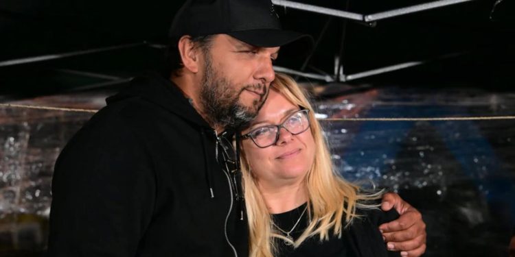 Pano Ruçi triumfon në "betejën" për djalin e tij, viktimë e tragjedisë së aksidentit me trenat, pasi shteti grek pranon kërkesat e tij.