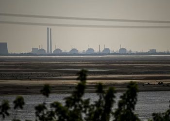 Pas një periudhe prej katër javësh pa energji, fillon rifillimi i furnizimit me elektricitet në centralin bërthamor të Ukrainës.