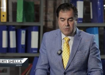 Pasqyra e Brendshme: Çfarë e parashikoi vrasjen brenda gjykatës?