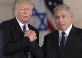 “Përfundimi i Luftës”/ Trump zbarkon në Izrael, Netanyahu mirëpret presidentin amerikan me tapet të kuq