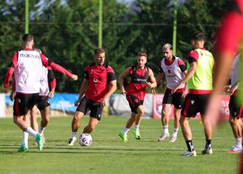 Përgatitjet për përballjen e “finales” me Serbinë, Sylvinho thërret ish-futbollistin e Skënderbeut dhe Ballkanit si pasues të Pajazitit.