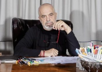 “Përgatituni për yllin e arkitekturës sonë”/ Rama reagon ndaj kritikave për ndërtesat e 'pazakonta' në Tiranë: Shumë absurditete janë thënë