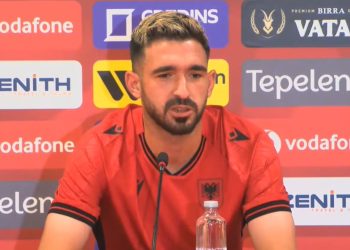 “Përjetimet e mia janë të paqarta, të gjithë në ngjyrë kuqezi”/ Debutuesi Cake: Shkëndija më uron për suksesin me Shqipërinë, ata janë shumë nacionalistë.