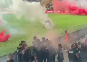 Përleshjet gjatë Derbi të Tel Avivit, me të plagosur përfshirë edhe agjentë të policisë