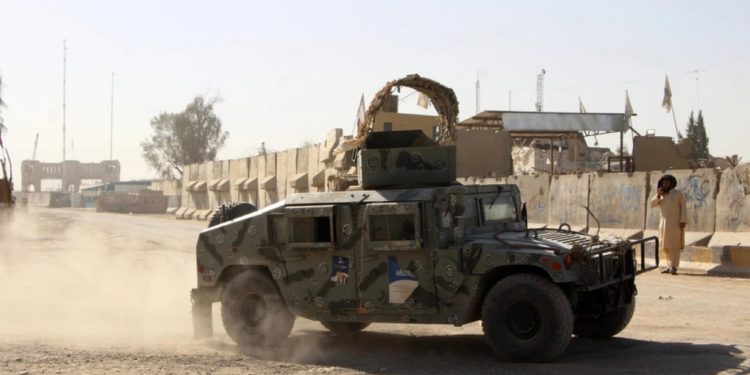 Përleshjet kufitare të dhunshme rezultuan në dhjetëra të vdekur, ndërsa Afganistani dhe Pakistani fillojnë sot negociatat për paqen në Doha.