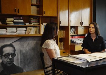 Përsosja e Kadaresë: Analiza e dorëshkrimeve të autorit shpalos korrigjimet e përhershme.