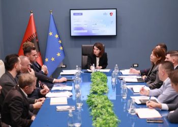 Pezullimi i lëvizjes me monopatina, deklarata e ministres Koçiu: Një masë e domosdoshme për sigurinë e qytetarëve.