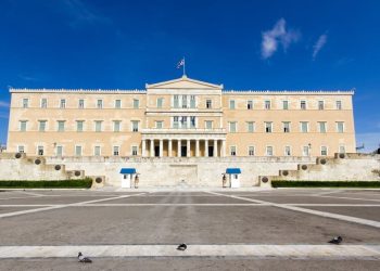 Polemika në Greqi mbi ndalimin e protestave përballë monumentit të Ushtarit të Panjohur