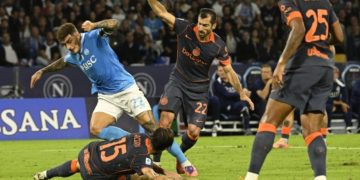 Polemika në Napoli–Inter: Penalltia e De Bruyne shkakton debate, ndeshja pezullohet për katër minuta