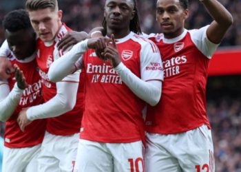 Premier League: Arsenal ruan pozitat e para pas fitores në derbin ndaj Crystal Palace, ndërsa Aston Villa bart barazimin me Manchester City.
