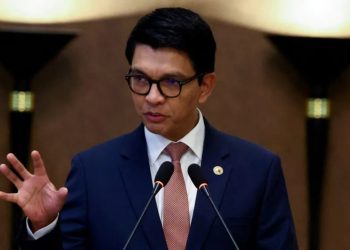 Presidenti i Madagaskarit kërkon mbrojtje në një vend të sigurt për shkak të pretendimeve për përpjekje grushti shteti dhe atentati ndaj tij.