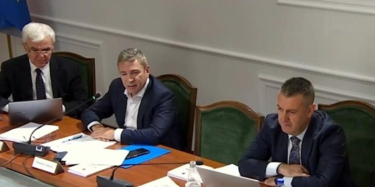 Projektvendimet e socialistëve për dy komisionet e posaçme: Komisioni Territorial dhe Komisioni Zgjedhor.