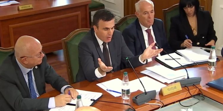 Prokurori i Përgjithshëm kundërshton Kodin e ri Penal: Mungojnë argumentet dhe nevoja shoqërore. Ndryshimi bëhet vetëm për të renouveluar atë të vitit 1995.