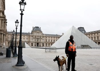 Prokurorja zbulon vlerën e jashtëzakonshme të bizhuterive të vjedhura nga Louvre, paralajmërim për grabitësit: Nëse i shisni…