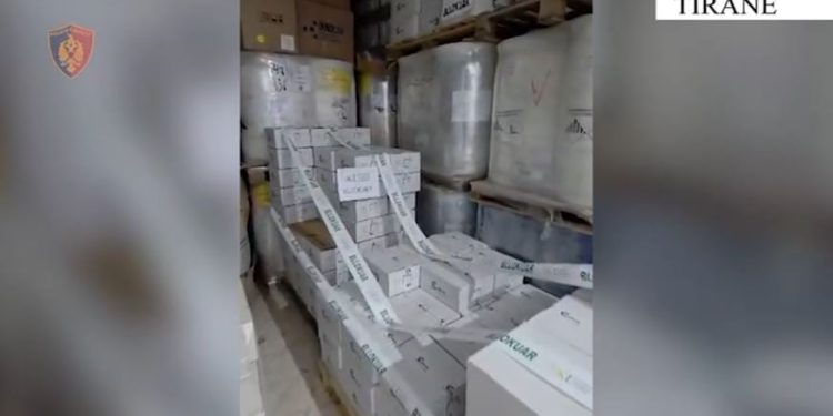 Pronari i një magazine me produkte bujqësore të skaduara në Fushë-Krujë, arrestohet.