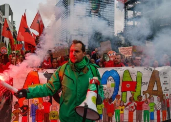 Protesta ndaj masave të rrepta të qeverisë në Belgjikë, greva e përgjithshme çon në anulimin e qindra fluturimeve.
