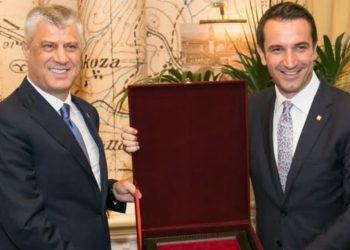 Protestë në mbështetje të UÇK-së në Tiranë, Veliaj: Të gjithë në sheshin Skënderbej për mikun tim dhe të Tiranës.