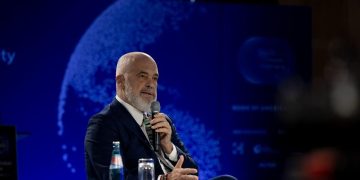 “Pse nuk më urove për arritjen e paqes me Azerbajxhanin?!”/ Rama: Ishte një shaka mes miqsh, u shqetësova që u interpretua si sulm ndaj presidentit të SHBA-së