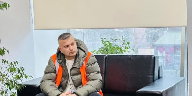 Punonjësi i OSSH që shpëtoi dy fëmijë nga mbytja në Velipojë, ndërron jetë pas një komë.