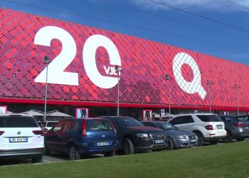 QTU shënon 20-vjetorin e saj, festa e qendrës së parë tregtare në Shqipëri vjen me oferta të veçanta.