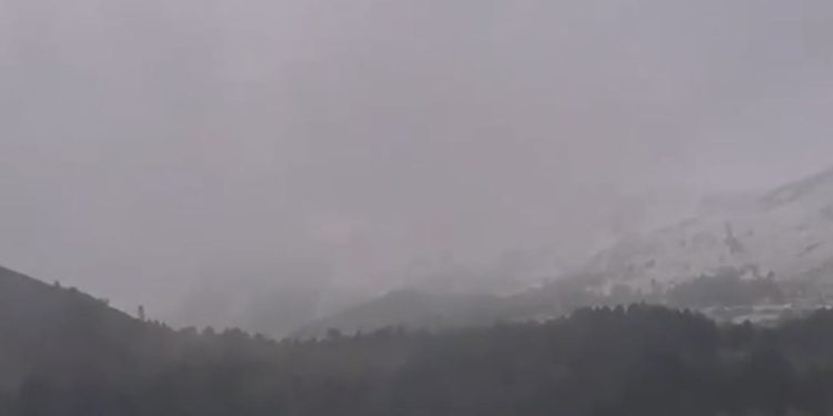 Qarku i Lezhës goditet nga kushte të këqija atmosferike, duke sjellë mungesë të energjisë elektrike në disa fshatra.