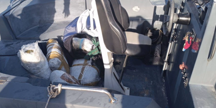 Qindra kilogramë kanabis u sekuestruan nga policia greke, të cilët ishin në proces transporti nga Shqipëria.