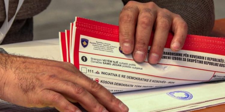 Qytetarët e Kosovës ushtruan të drejtën e tyre të votës sot/ Fillon procesi i numërimit të votave për pozitat e kryetarëve të komunave