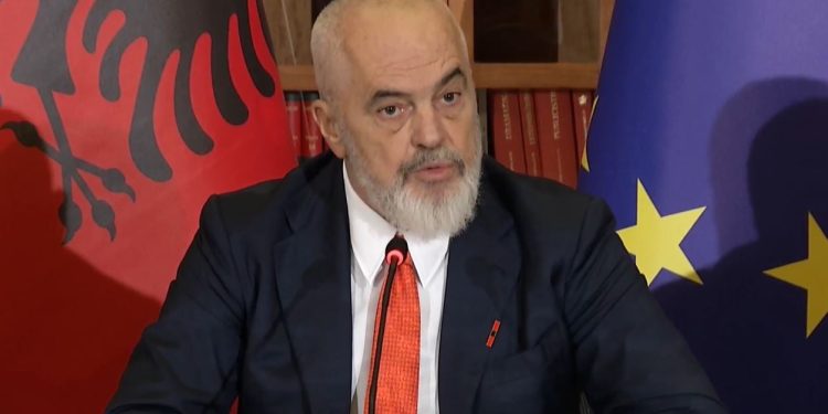 Rama paraqet iniciativa ligjore për punonjësit e administratës që angazhohen në ndërtim pa leje: Shkëputje nga puna në institucionet shtetërore për një periudhë prej 7 vjetësh.