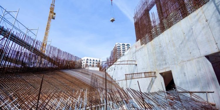 Rama shpërndan imazhe nga kantieri i Teatrit të ri Kombëtar, i cili do ta kthejë kryeqytetin në një destinacion europian.