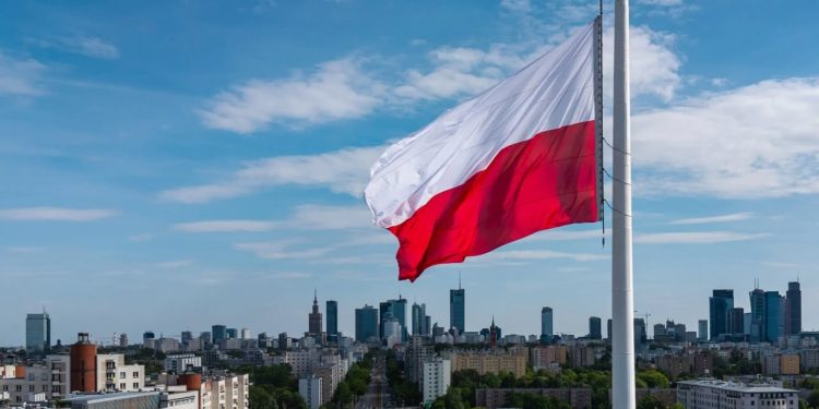Reforma e re fiskale në Poloni, taksë zero për prindërit me të paktën dy fëmijë.