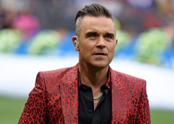 Robbie Williams ndan luftën e tij me sindromin Tourette: Po kërkon vazhdimisht një zgjidhje.