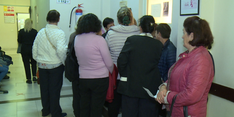Rritet numri i mamografive, gratë dhe vajzat vazhdojnë të kryejnë kontrollime në qendrat shëndetësore.
