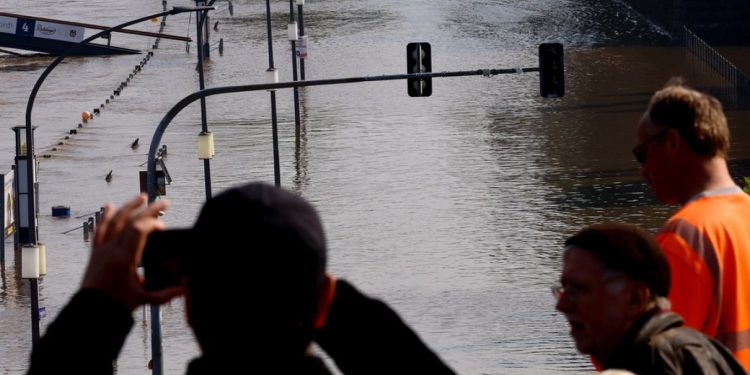 Rumania shpallet në gjendje alarmi për shkak të shirave, mbyllen shkollat.