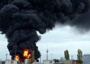 Rusia sulmon infrastrukturën e gazit në Ukrainë, ndërsa Zelenskyy zhvillon një takim me Trump në Uashington për raketat Tomahawk.