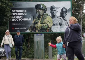 Rusia zbut kriteret e regjistrimit ushtarak dhe rrit bonuset për të tërhequr më shumë rekrutë për luftën në Ukrainë.