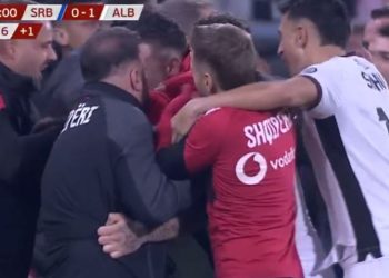 SERBI-SHQIPËRI LIVE: Manaj sjell avantazhin për Kuqezinjtë, fillon pjesa e dytë (VIDEO)