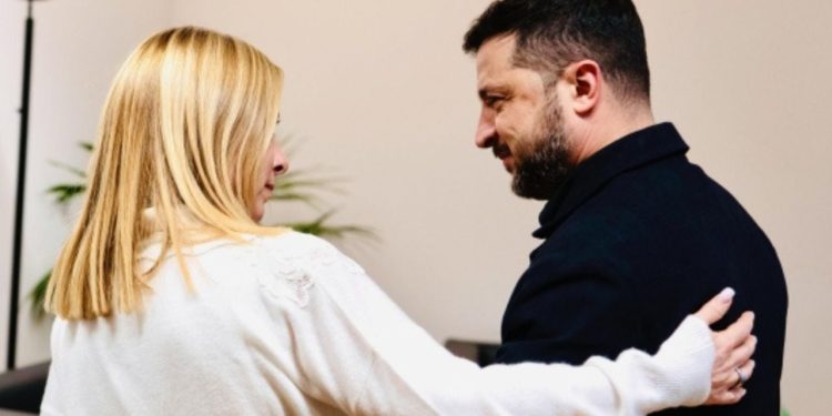 SHBA prodhon armë për Ukrainën, europianët do të financojnë blerjen, a do të miratojë Meloni projektin?