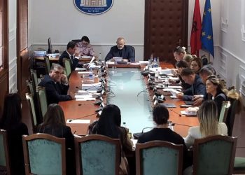 “SPAK të rishikojë vendimet për arrestim” / PS miratoi e vetme rezolutën mbi punën e Prokurorisë, ndërsa PD shprehu opozitë.