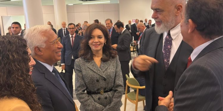 Samiti i EPC në Kopenhagë: Spiropali takohet me Zelenskyn për të shprehur mbështetje për Ukrainën dhe përfshirjen e sigurisë si prioritet.