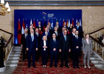 Samiti i Procesit të Berlinit: Kryeministri Rama shpërndan fotografi, Shqipëria kontribuon në bisedimet për bashkëpunimin në rajon.