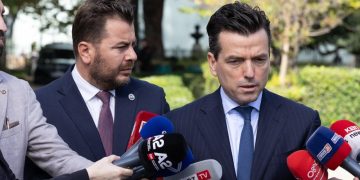 “Seanca e sotme, si farsë”/ Agron Shehaj: PS dhe PD arrijnë marrëveshje për ndryshimin e Kushtetutës dhe më pas simullojnë përplasje.