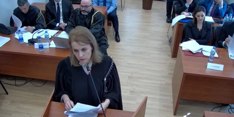 Seanca në Kushtetuese: Përfaqësuesja e Qeverisë kritikon Veliajn, pretendohet se ai ishte i informuar për shkarkimin, ekzekutivi vendos për konstatimin e Këshillit Bashkiak.