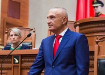 Seanca për ish-presidentin Meta shtyhet për shkak të mungesës së avokatit të Kryemadhit, ndërsa SPAK paraqet prova të reja.