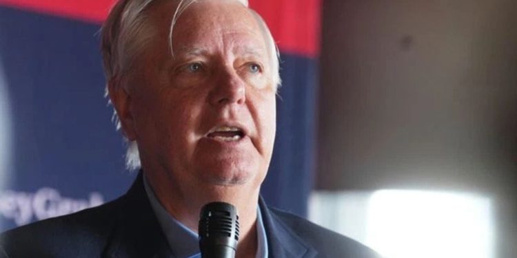 Senatori republikan paraqet një ligj që ndalon pagat e ligjvënësve gjatë mbylljes së qeverisë: Kemi nevojë për ndëshkim për veprimet tona.