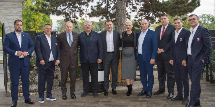 Serbia-Shqipëria / Përfaqësuesit e FSHF-së të pranishëm në drekën zyrtare të organizuar nga Federata Serbe