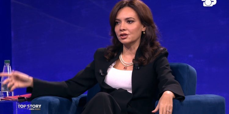 Serbia në rrugën e saj drejt Bashkimit Europian: Spiropali në “Top Story” thotë se ajo nuk e pranon të kaluarën dhe vazhdon të luajë lojëra për pushtet.